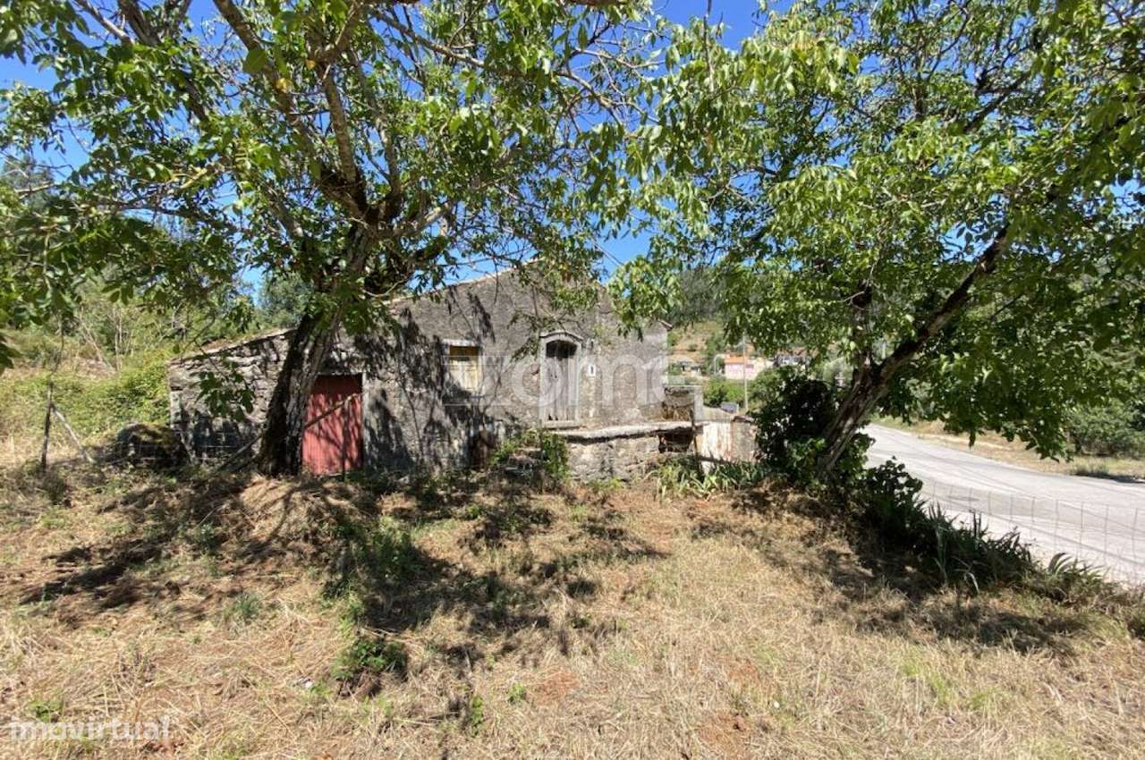 Casa Rustica Para Restauro Com Terreno