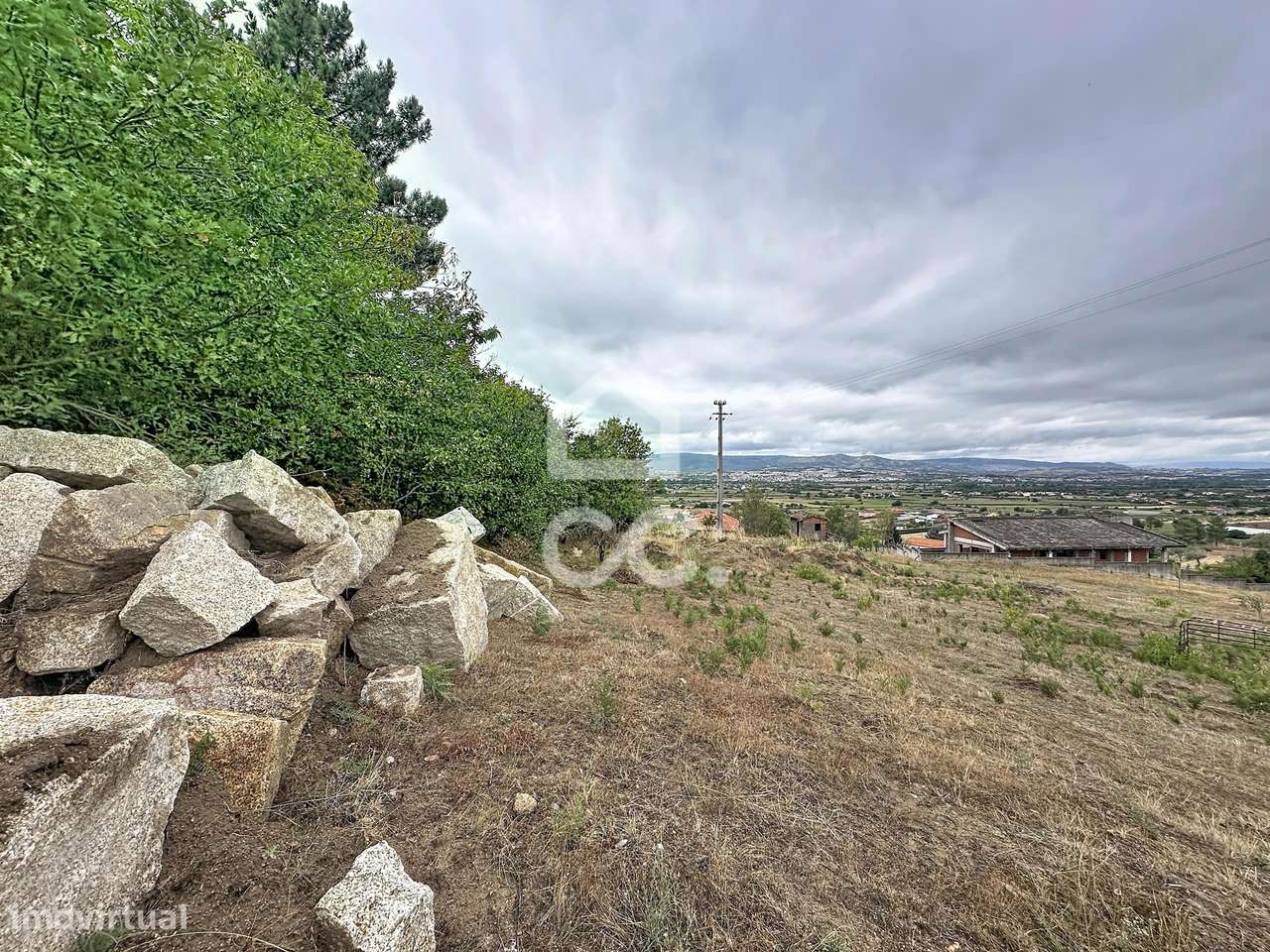Terreno para construçao, com projeto aprovado para uma moradia, com vi-12