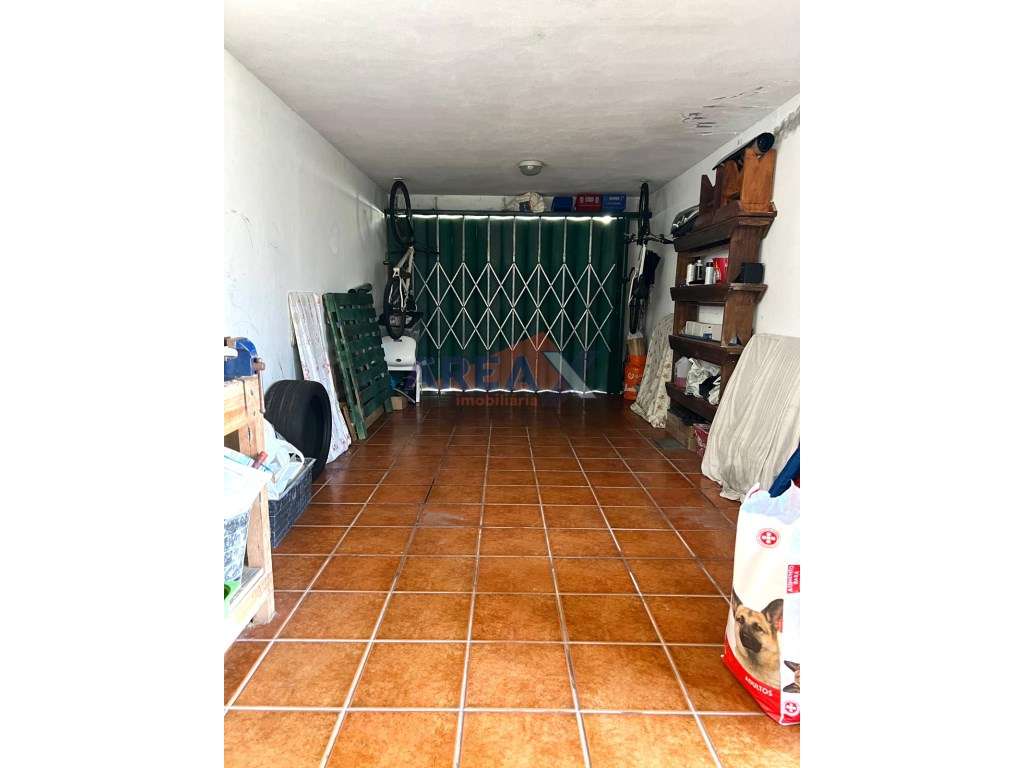 Moradia Geminada T3 em Vila de Cucujães-40