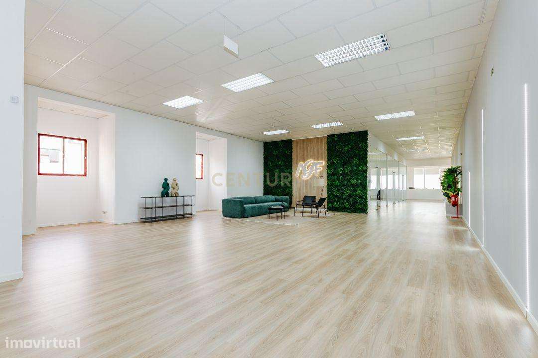 Espaço comercial/escritório à venda na Amadora - Grande imagem: 4/17
