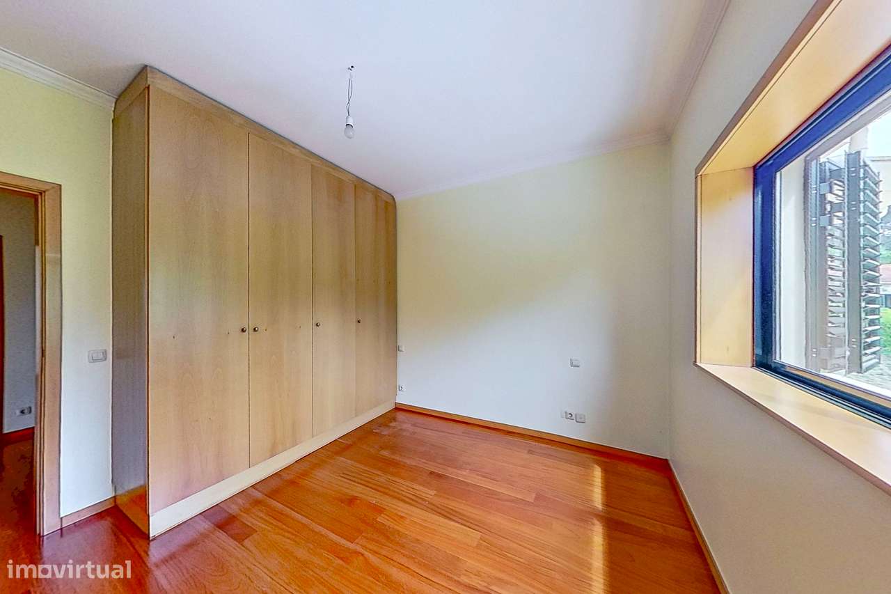 Moradia T4 Independente + T0 em Lago, Amares - Oportunidade Única!-41