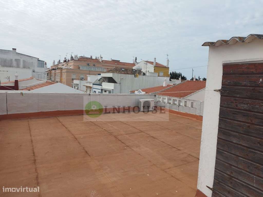 Exclusivo LNHOUSE: Prédio Inteiro / Venda Conjunta de Dois T2 no Ce...-22