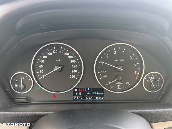 BMW Seria 3 330i xDrive Advantage - 5