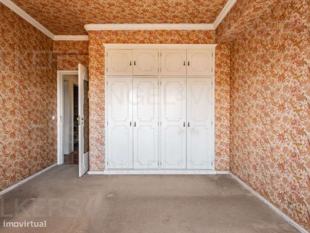 Apartamento com vista panorâmica em Alvalade-22