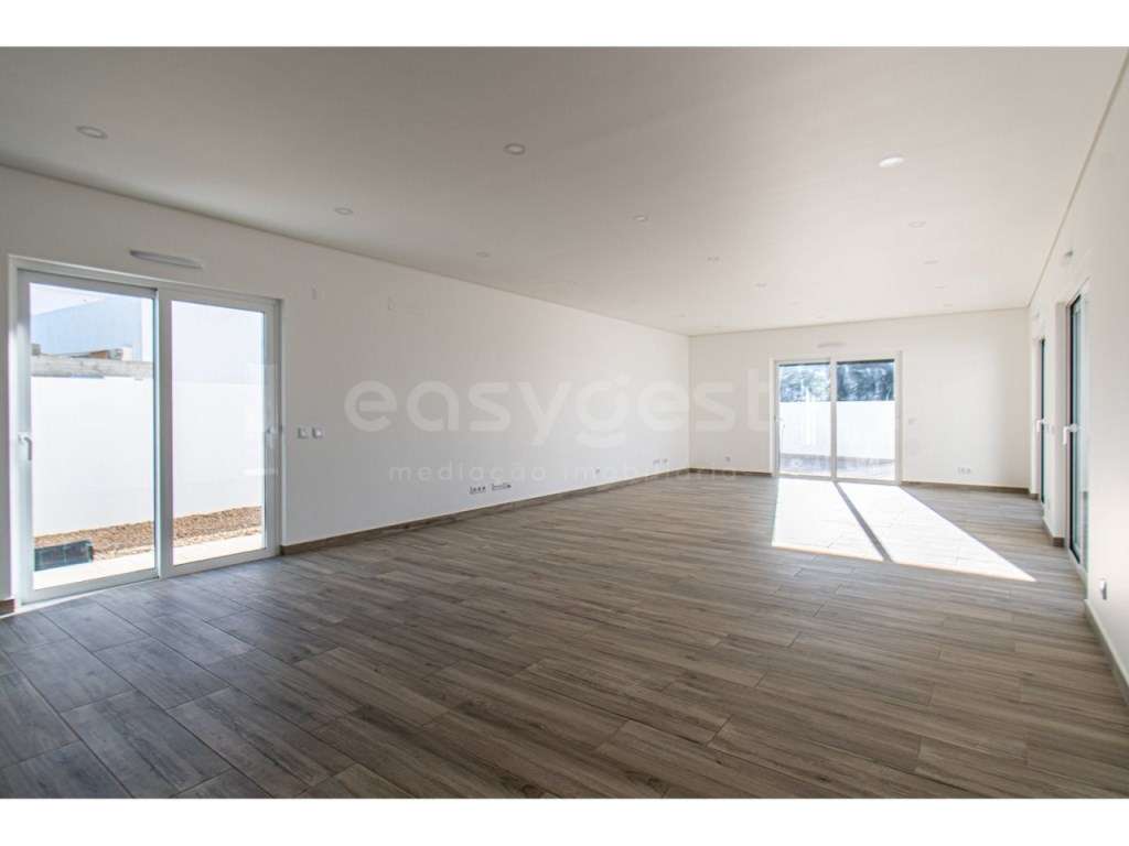 Moradia T4 com garagem e piscina - Vista mar, Altura - Grande imagem: 4/35