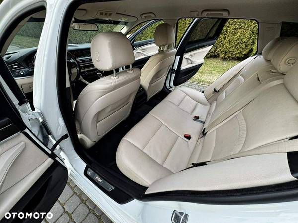 BMW Seria 5 520d Touring Luxury Line - 18