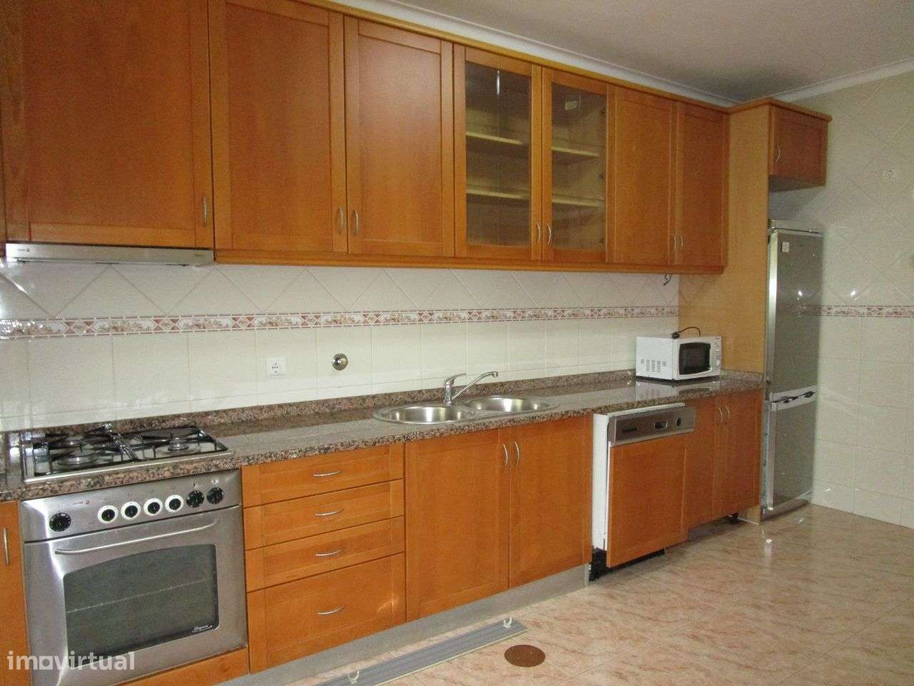 T2 com garagem fechada, em São João de Ver-3