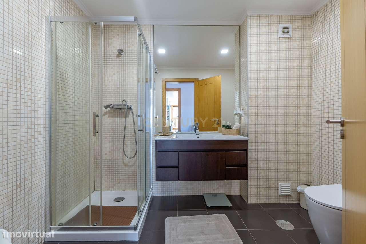 T2 na Urbanização do Neudel em excelente estado.-17