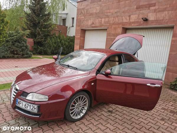 Alfa Romeo GT 1.9JTD 16V Distinctive - 9