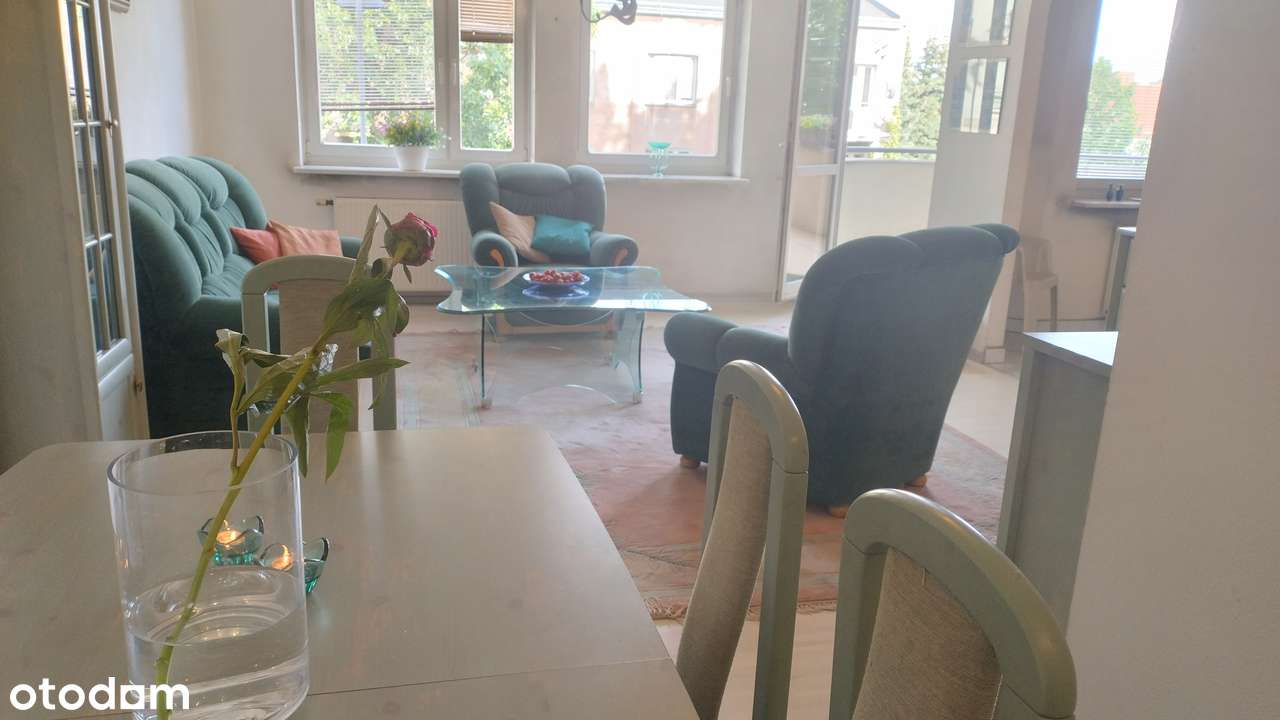 Taras ,widna kuchnia,  2 łazienki, piwnica, miejsce w garażu-16