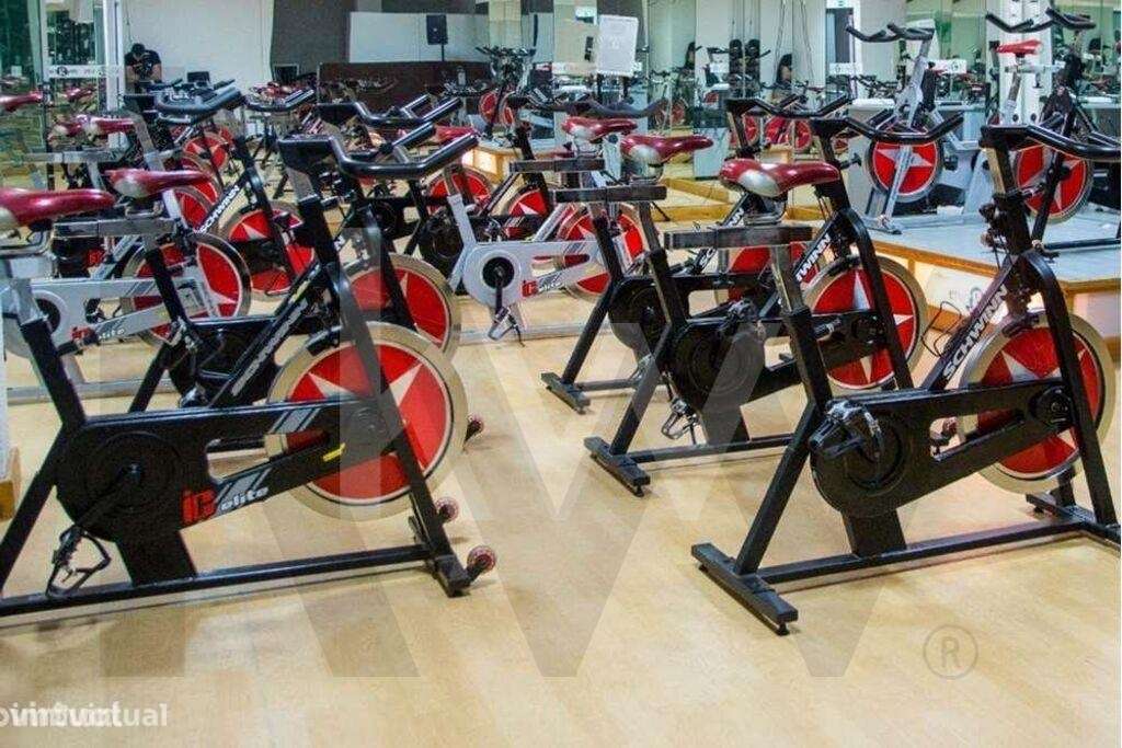 Loja com 1000m2 arrendada a um ginásio em Corroios, Seixal, para inves - Grande imagem: 4/23