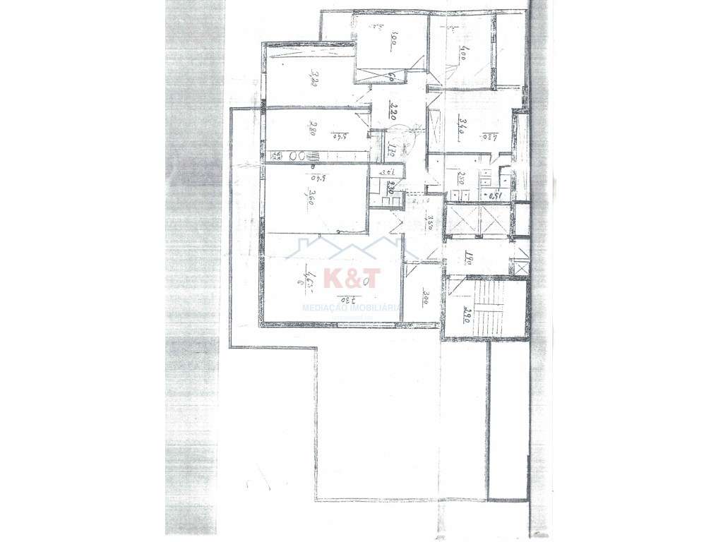 Penthouse T4 com terraço e garagem box-18