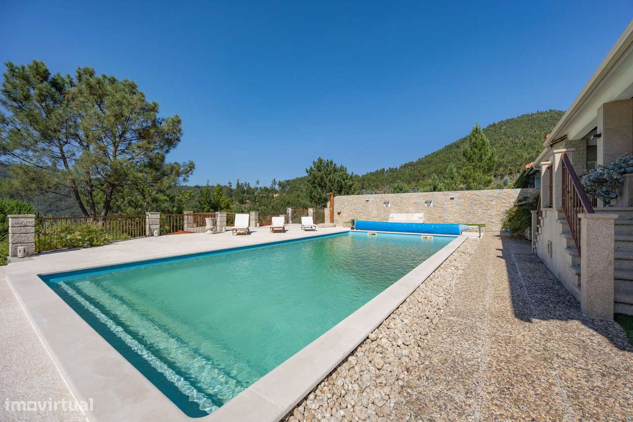 Moradia T2+2 | Piscina e Jardim | Vista Rio Zezêre | Dornes-30