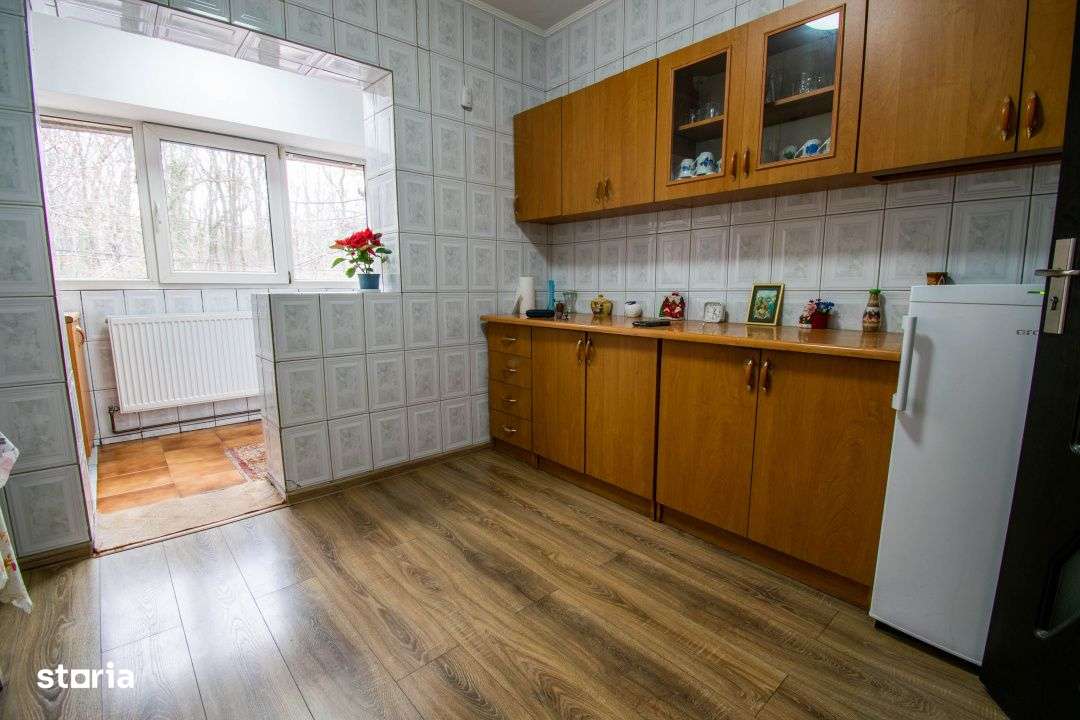 Stefanestii de Jos, 3 camere 70 mp,2 bai,centrala proprie,etaj 1/2,Com-10