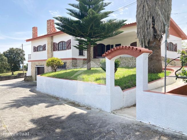 Moradia T3 com Armazém e Terreno de 9 640m2 em Olho Marinho, Óbidos-2