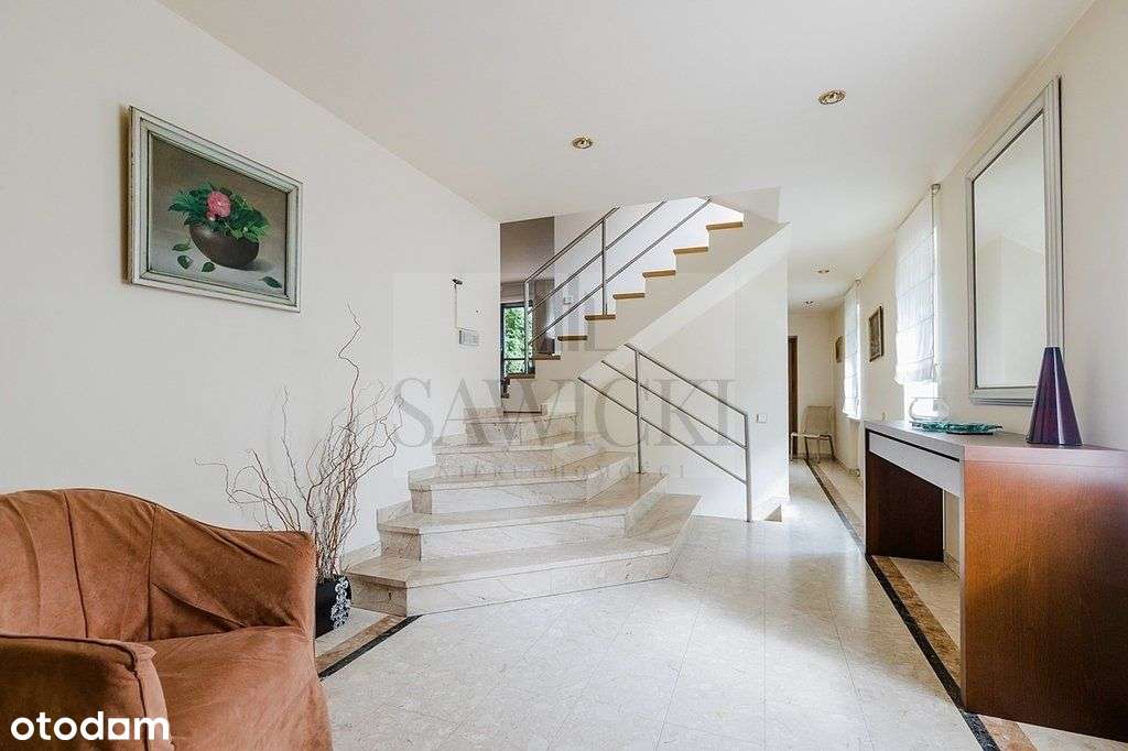 Przestronny, nowoczesny dom jednorodzinny-1