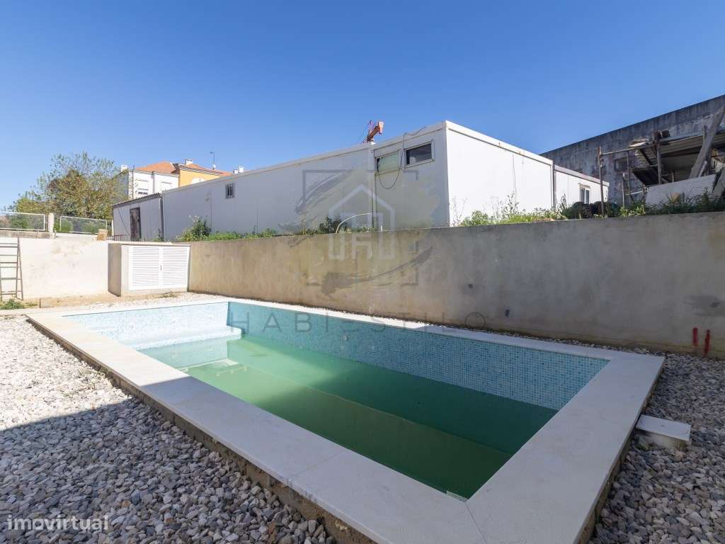 Moradias novas situadas na zona histórica de Azeitão-7