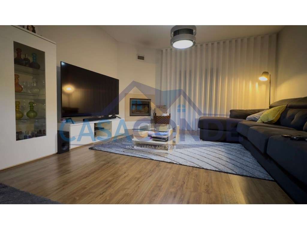 Moradia T3 Geminada com Excelentes Áreas - Quinta do Conde - Grande imagem: 4/20