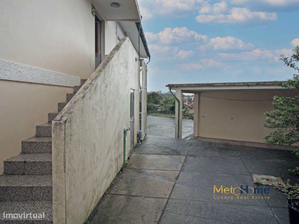 Moradia de 4 frentes em Perosinho-36