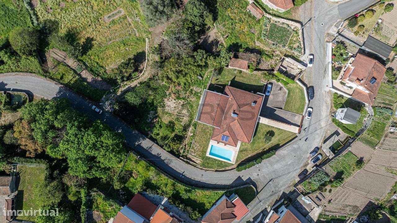 Moradia em Trandeiras, Braga-38