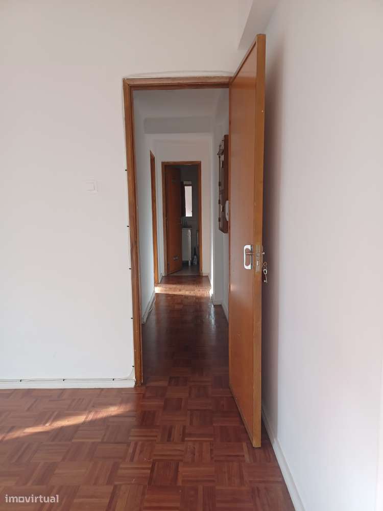 Apartamento T1 para arrendar - Freguesia Águas Livres - Grande imagem: 3/26