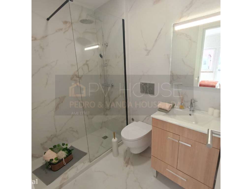 Apartamento T2 São domingos de Benfica Rua Antonio Nobre nº24 1º andar-18