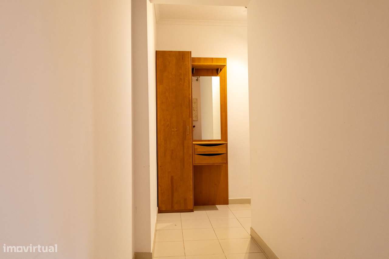 Apartamento T2 Espaçoso em Armação de Pêra com Garagem!-8