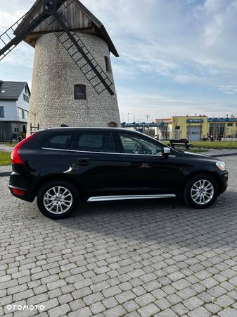 Volvo XC 60 2.4D R-Design - 4