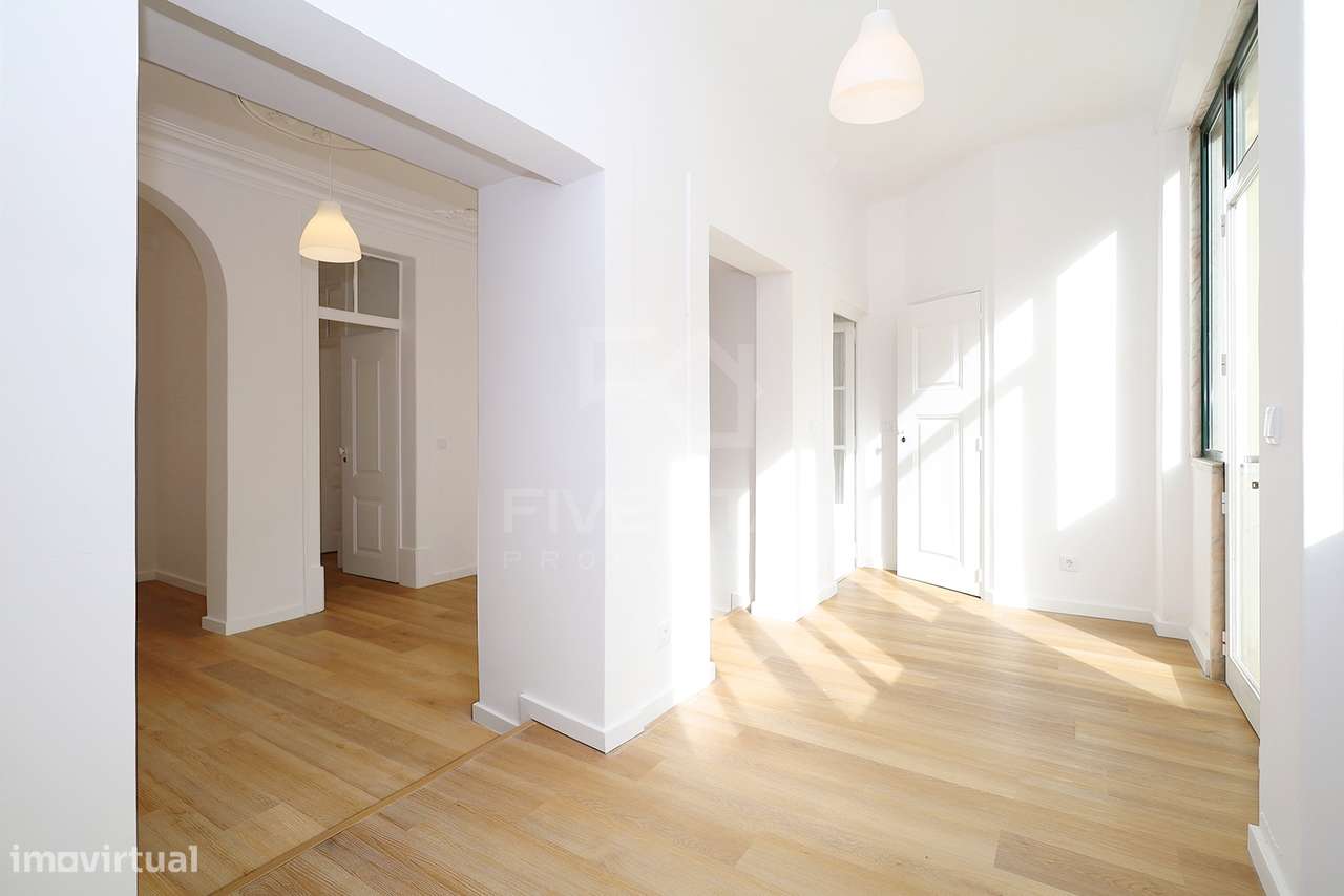 T1+1 - Príncipe Real - Renovado - Jardim Privado-26