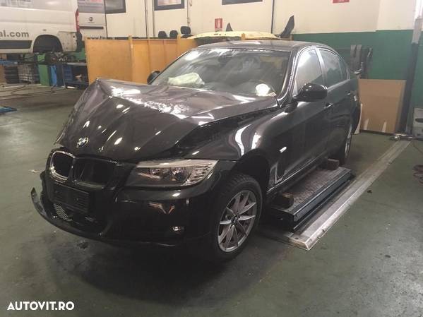 Dezmembrez bmw e90 lci 2.0d n47 D 20 C - 2