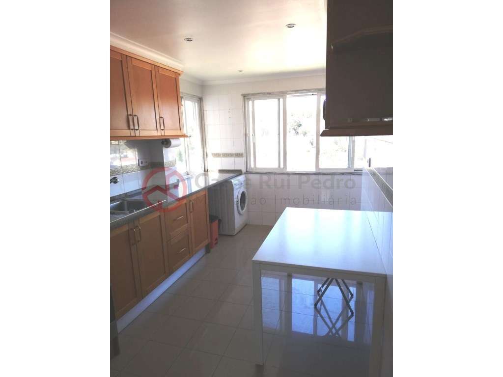 Apartamento T2 dúplex com vista rio, no Beato em Lisboa-10