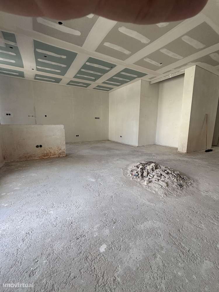 Apartamento T2 Novo com Elevador e Varanda-10