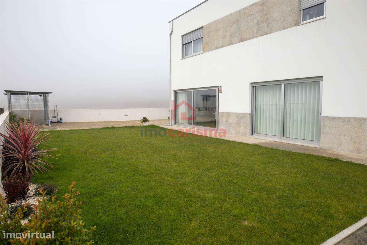 Moradia de Luxo T3 em Mancelos, Amarante-40