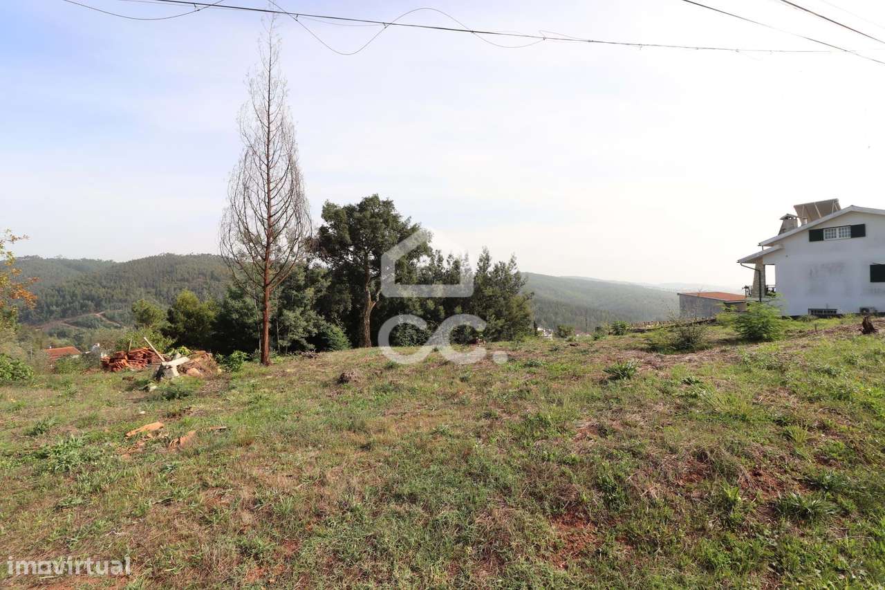 Terreno com projeto aprovado para duas moradias Bifamiliares! - Grande imagem: 1/4