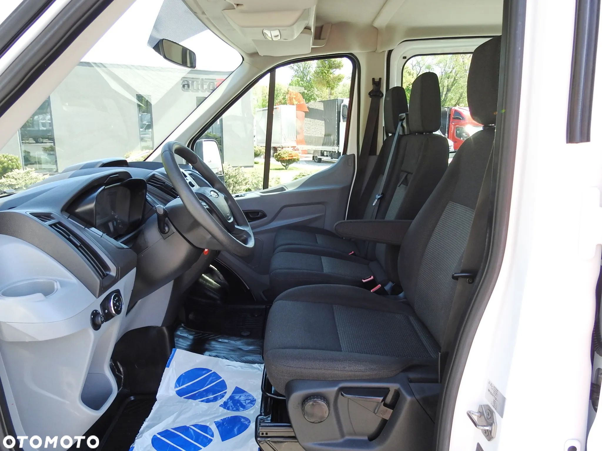 Ford TRANSIT SKRZYNIA PODWÓJNA KABINA DOKA 7 MIEJSC KLIMATYZACJA 130KM [ E24615 ] - 22