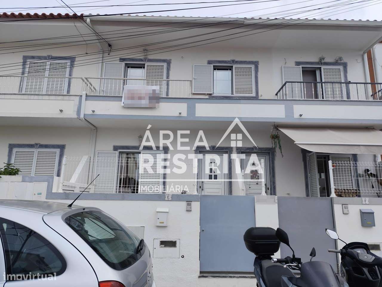 Moradia T3+1 na Quinta do Conde I-19