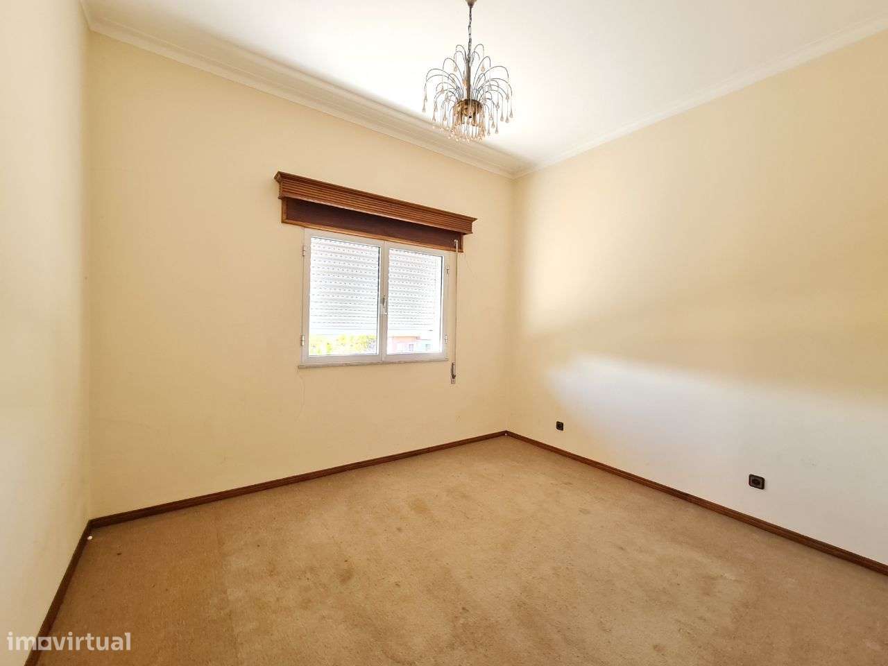 Moradia individual T4 em Amares-8