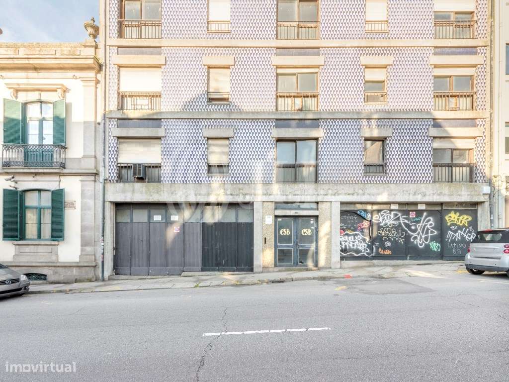 Prédio com projecto aprovado para hotel, na baixa, Porto - Grande imagem: 3/17