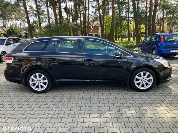 Toyota Avensis 2.0 Prestige NAVI - 9