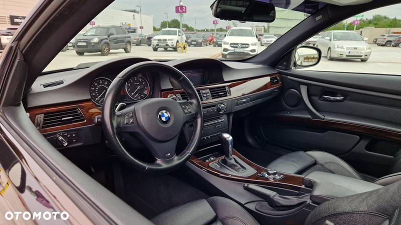 BMW Seria 3 335i Coupe - 18