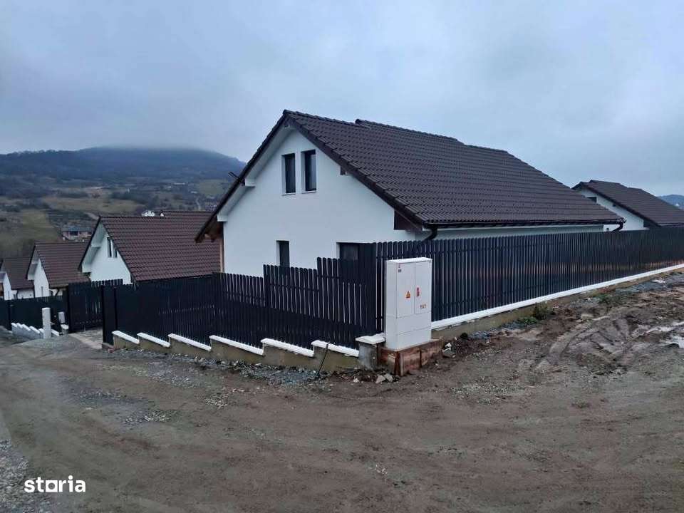 Casa Valea Ghinzi-semifinisata-80mp-115 000 euro-2