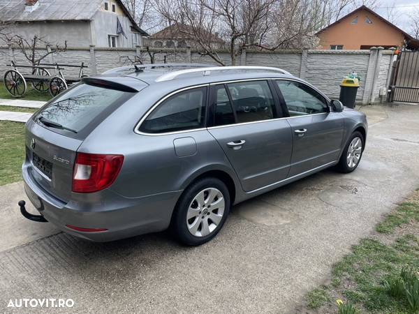 Skoda Superb 2.0 TDI Elegance - 4