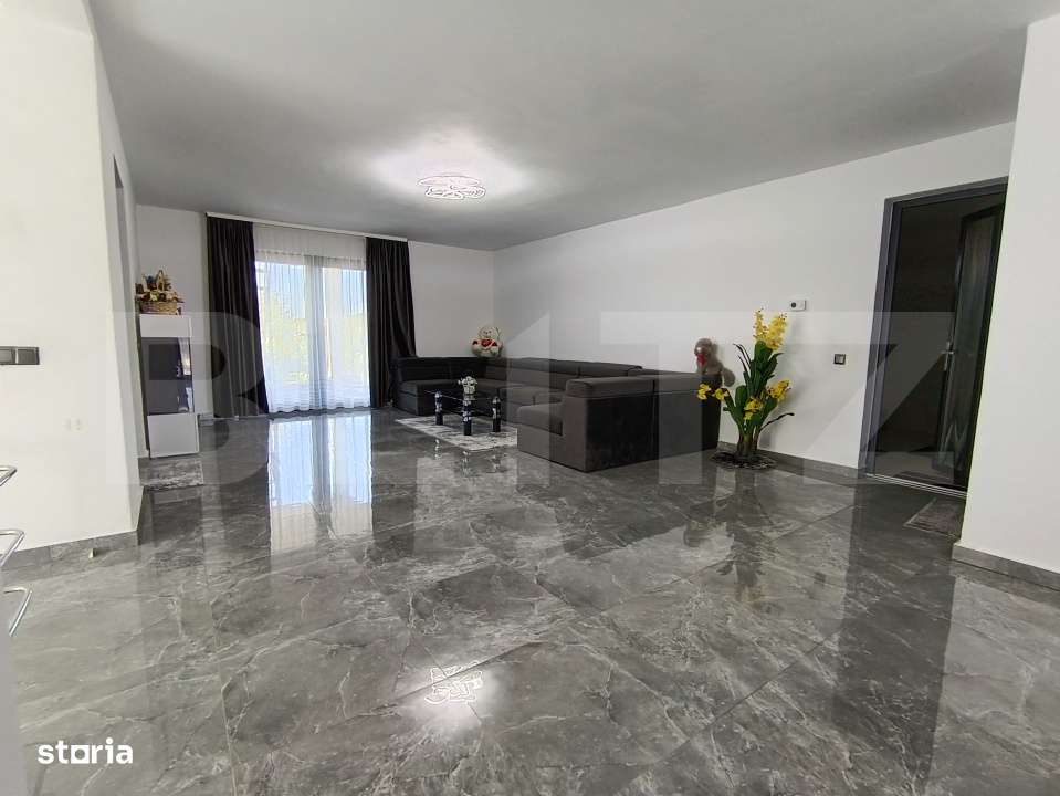 Casa cu 4 camere mobilata si utilata in suprafata de 237,9 mp - Imagine principală: 1/19