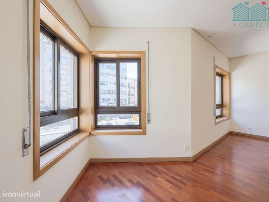 Apartamento T3 + 1 com terraço no Centro de Aveiro - Grande imagem: 4/34