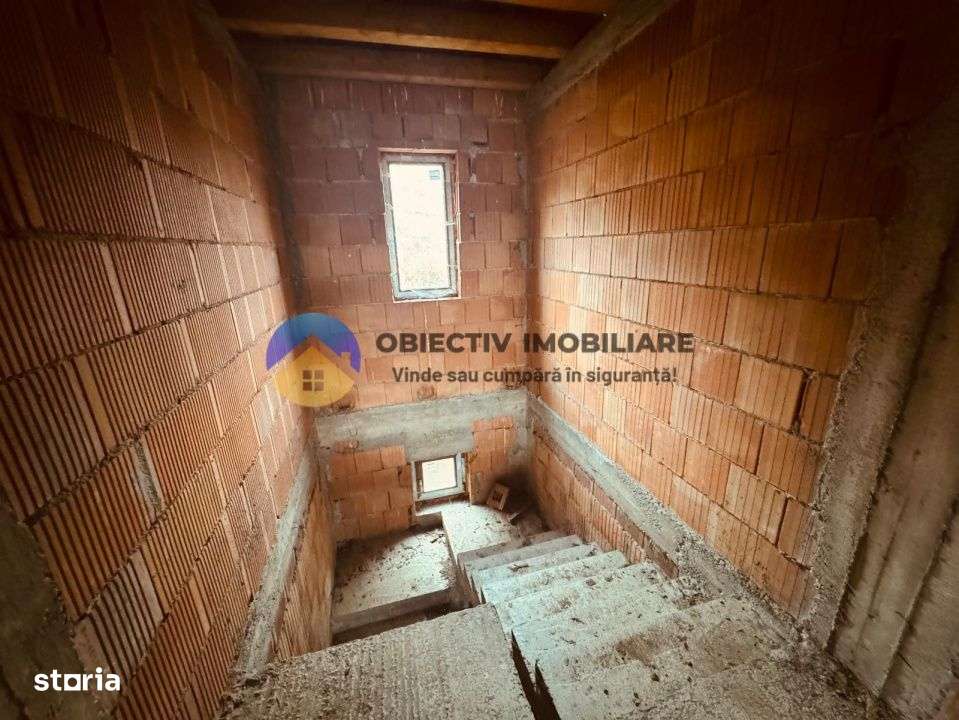 Vila la rosu  + teren 500 mp de vanzare – Zona Fermelor-11