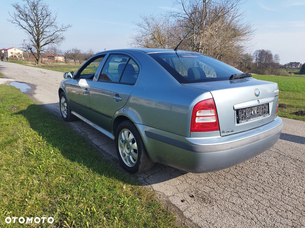 Skoda Octavia 2.0 Tour - 8