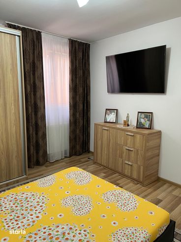 Casa cu 2 corpuri si magazin, teren 241 mp, zona 9 Mai-2