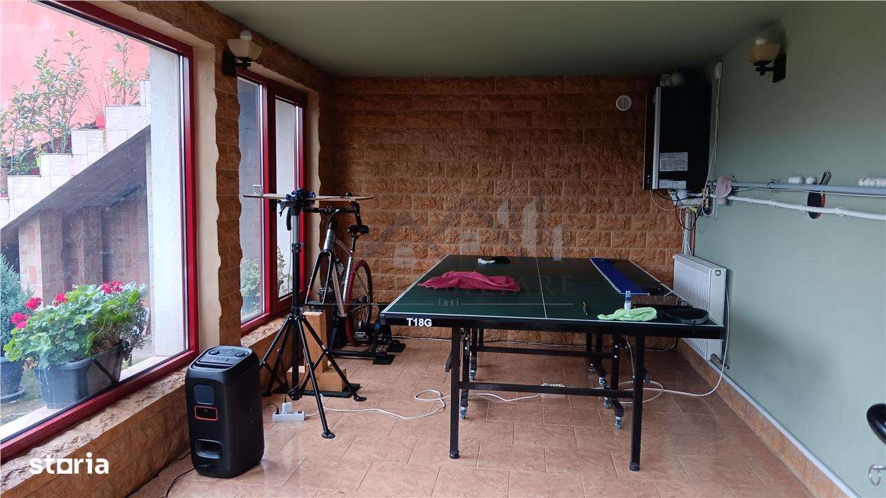 Barnova str Principala Vila P+1+M 225mp Teren 600mp amenajat - Imagine principală: 5/20