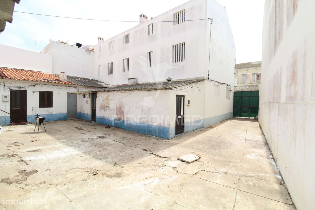 Moradia+5 anexos c/ afectação de habitação+Espaço Comercial Centro... - Grande imagem: 3/26