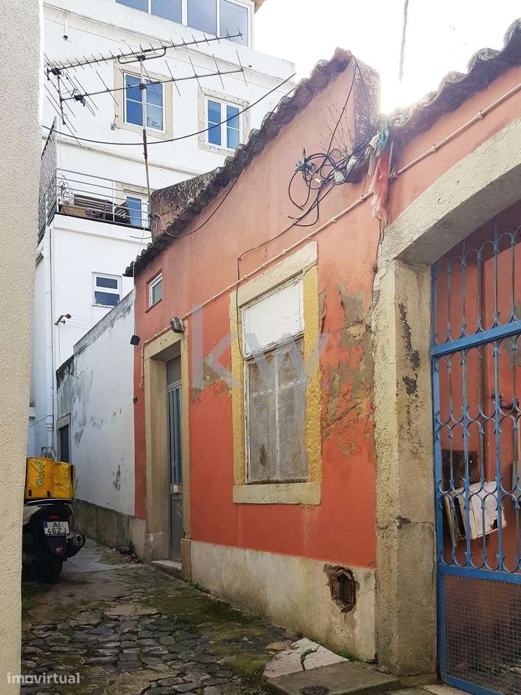 Vende-se Páteo Lisboeta (178m2) para reconstrução - Grande imagem: 4/14